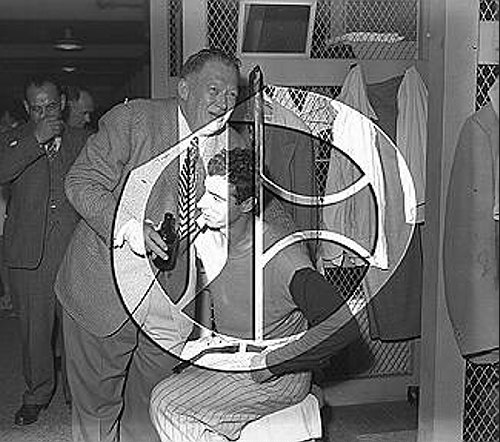 Larry MacPhail and Joe DiMaggio47N0008